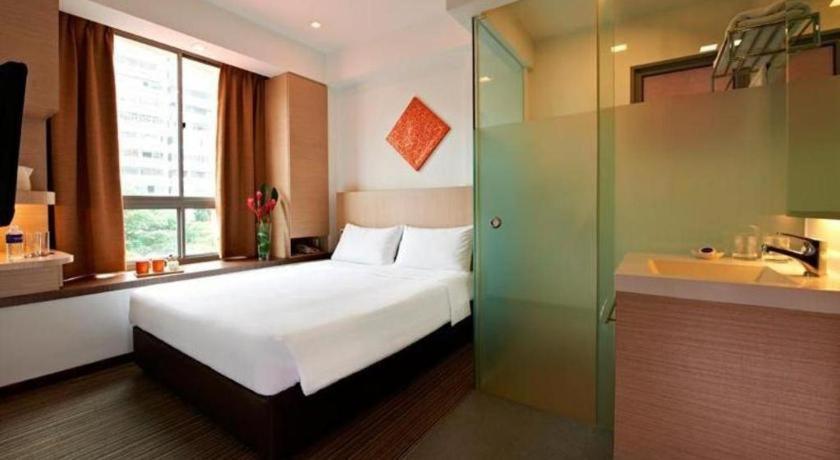 Reddoorz Premium @ Balestier Hotel Singapore Exterior photo