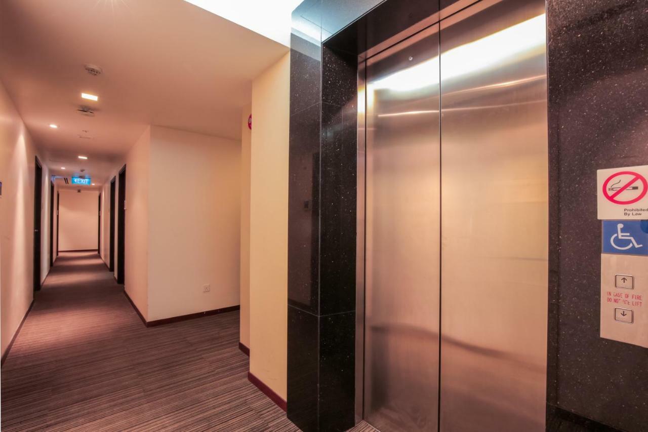 Reddoorz Premium @ Balestier Hotel Singapore Exterior photo