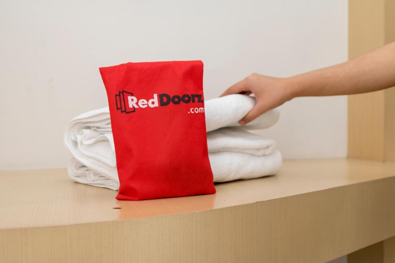 Reddoorz Premium @ Balestier Hotel Singapore Exterior photo